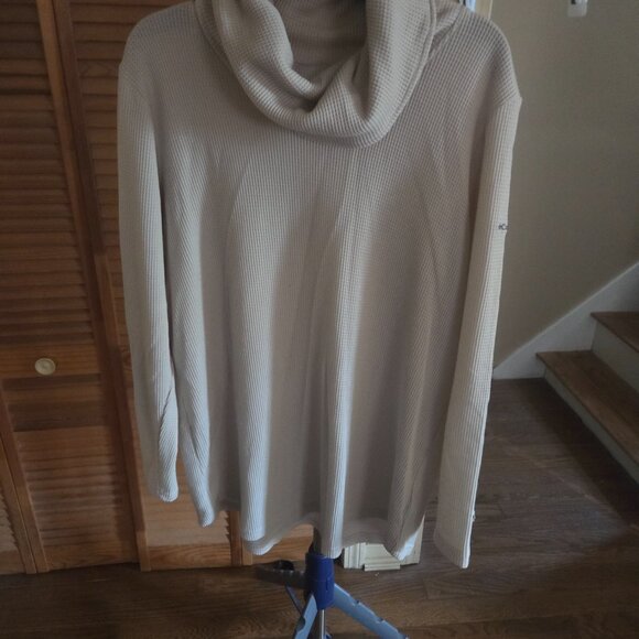 Womens shirts - Picture 7 of 11